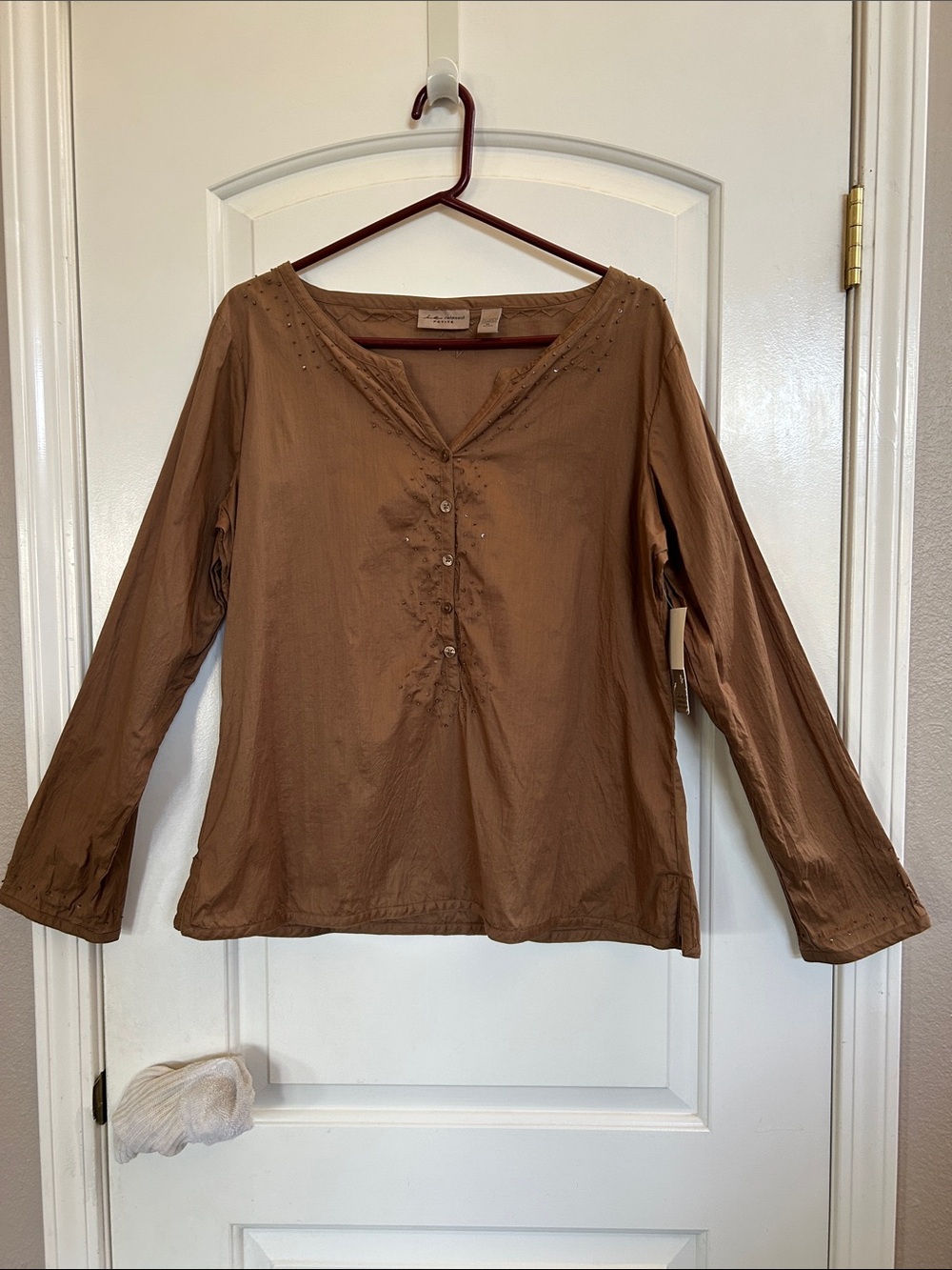 Women's Brown Button-Front V-Neck Tunic Blouse with Subtle Beading